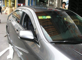 Дефлекторы окон с хром молдингом из нерж. стали Honda Accord 2008-2012